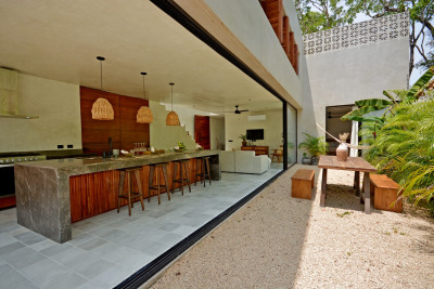 CAPTIVATING CASA CORAL